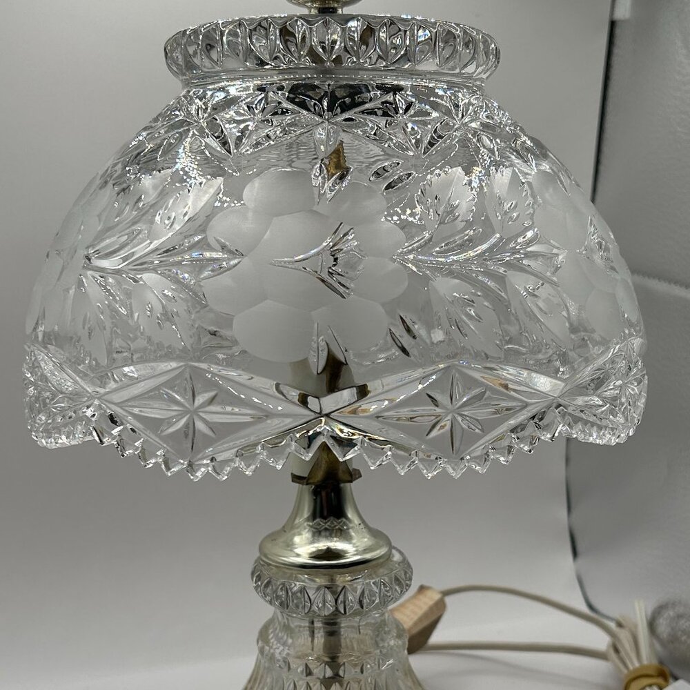 Vtg. Clear Faceted CRYSTAL Bedroom Boudoir Electric Table Lamp!